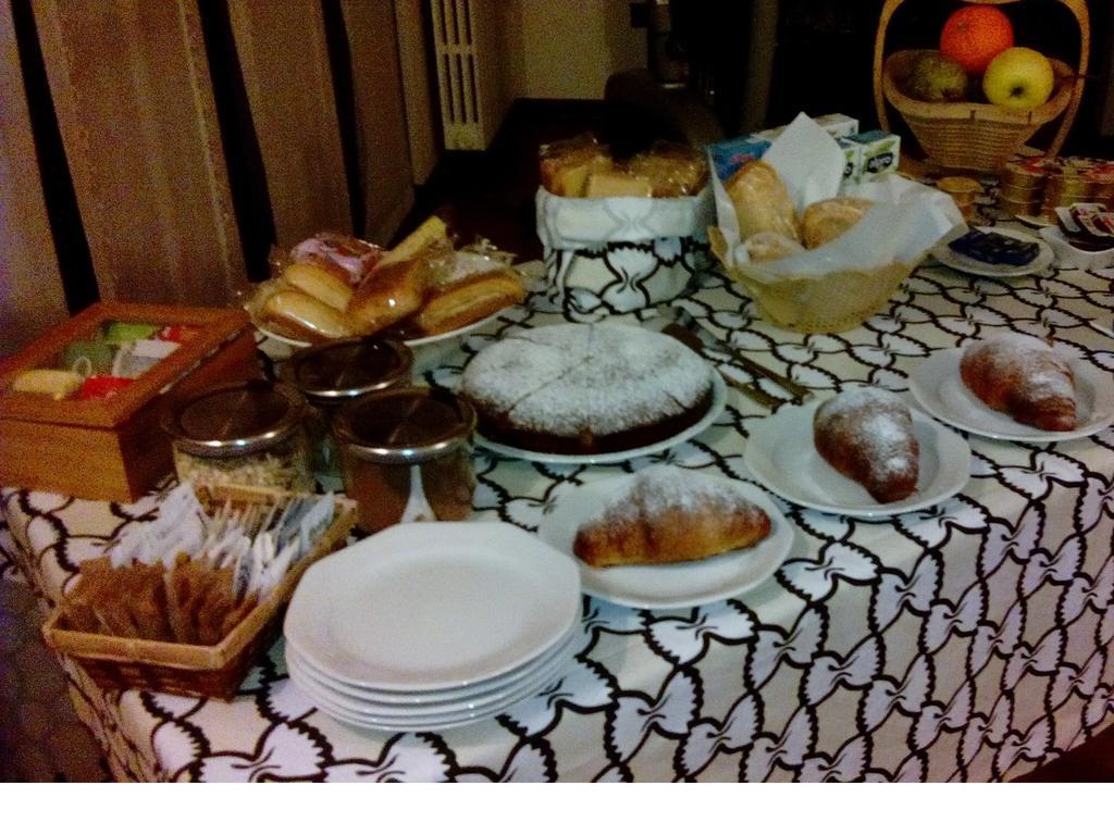 Crespi House Bed & Breakfast Parabiago Oda fotoğraf